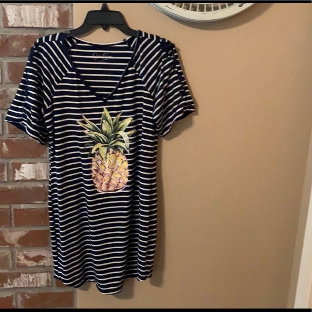 Jessica Simpson Medium Pineapple Navy striped t-shirt dress